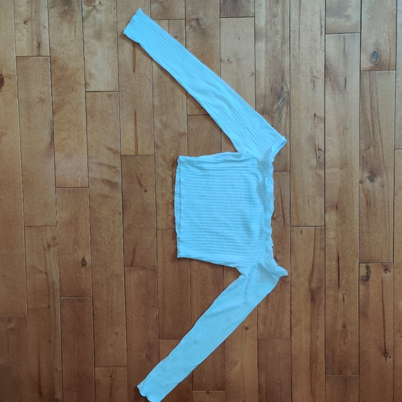 Off the shoulder crop top - Picture 4 of 5